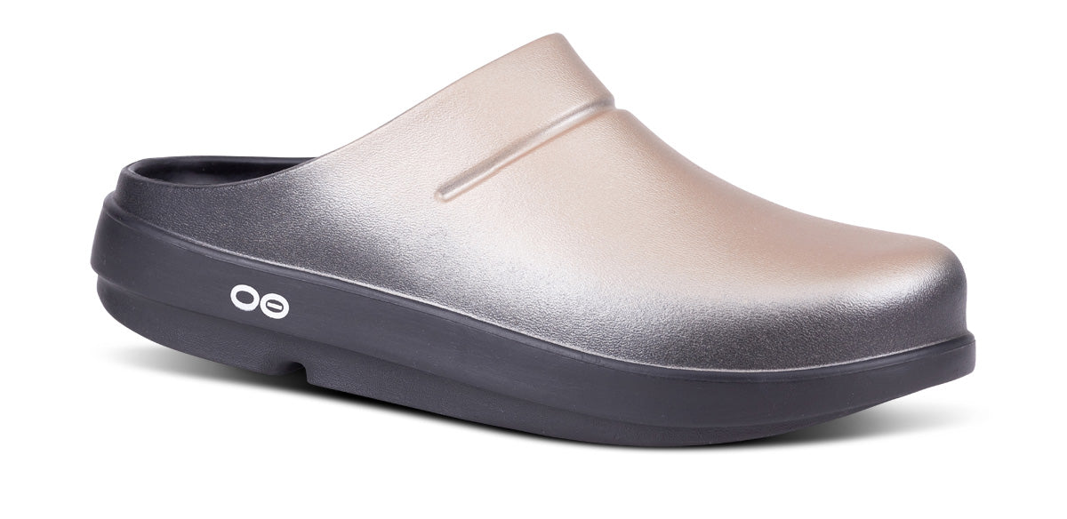 oofos luxe clog