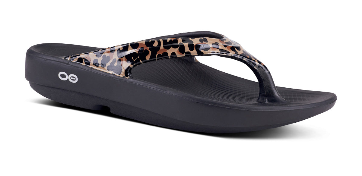 oofos leopard print flip flops