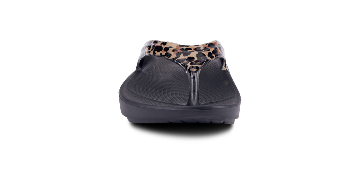 oofos leopard print flip flops