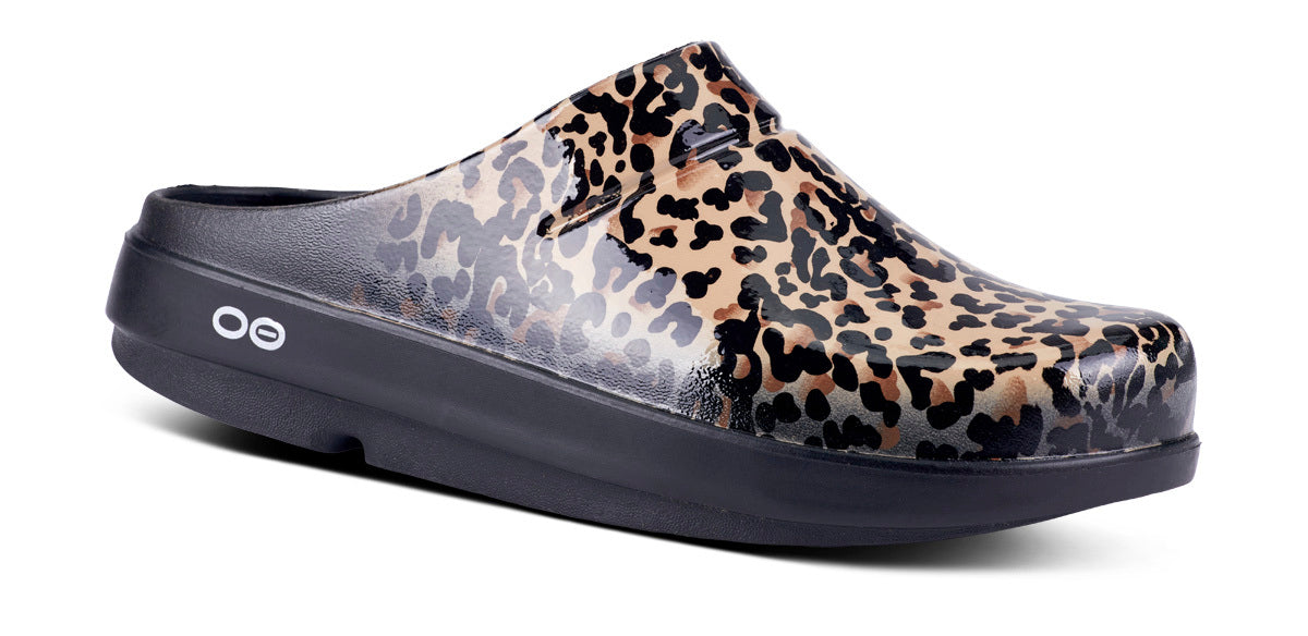 oofos leopard print flip flops