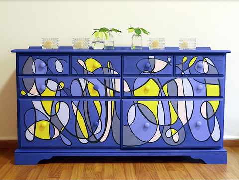 BLUE CHEST PAINTED WITH ANNIE SLOAN CHALK PAINT BY SISTER ZOZO