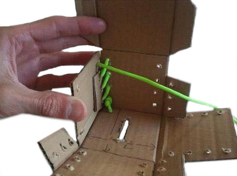 fabriquer tirelire carton noeuds avec ficelle