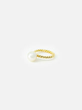 Haute Victoire Akoya Pearl Gold Twisted Ring 1