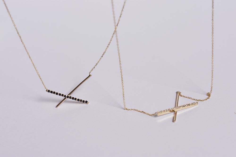 Labulgara Horizon Cross Bar Gold Necklace 3
