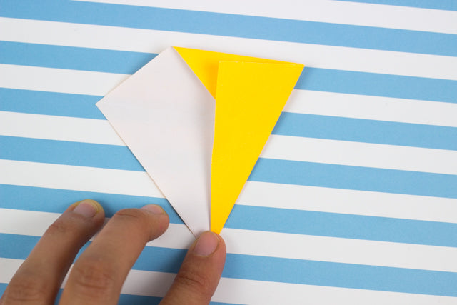 plier en 2 origami tete licorne