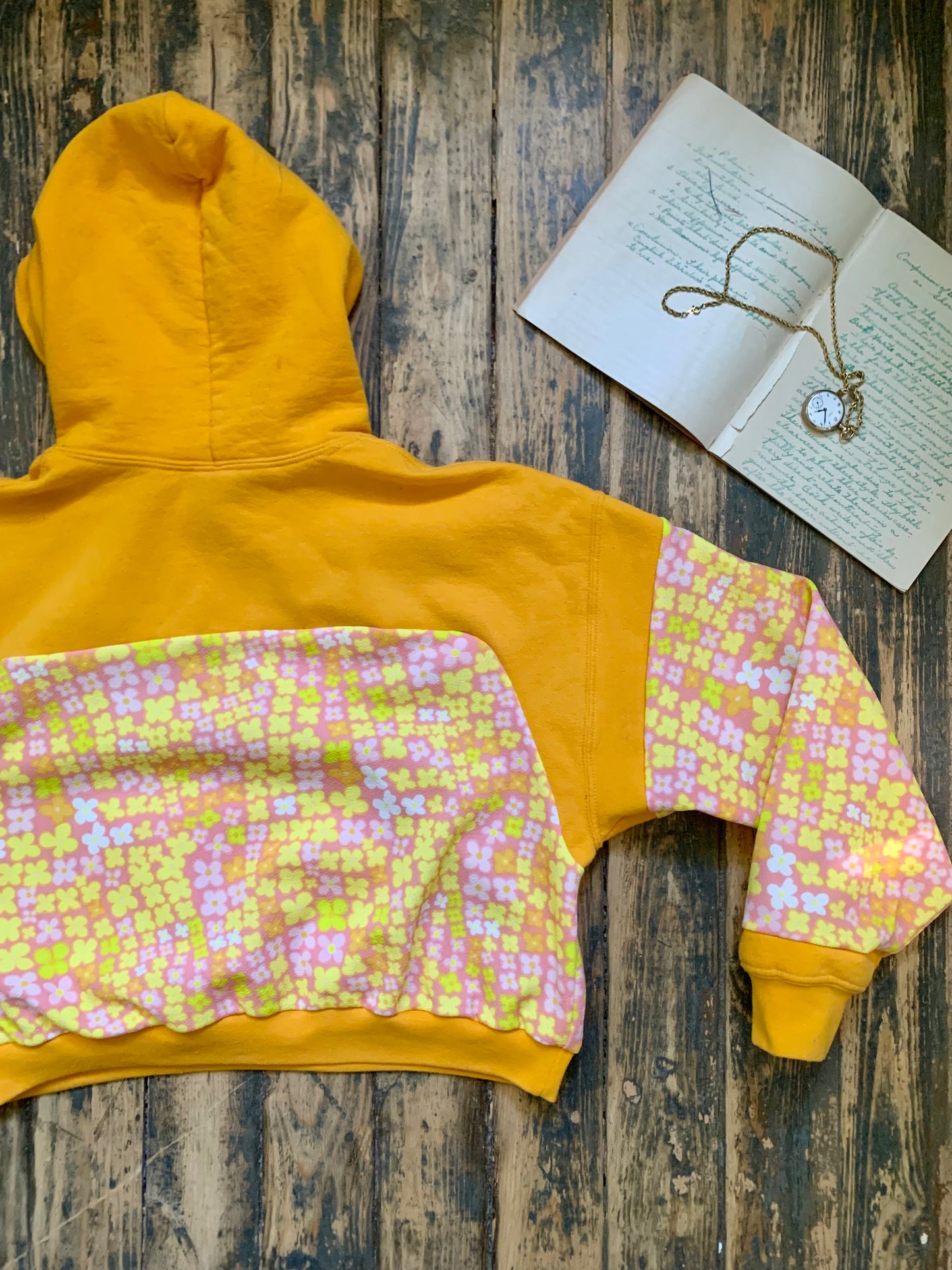 Up-cycled 70s floral hoodie (L)