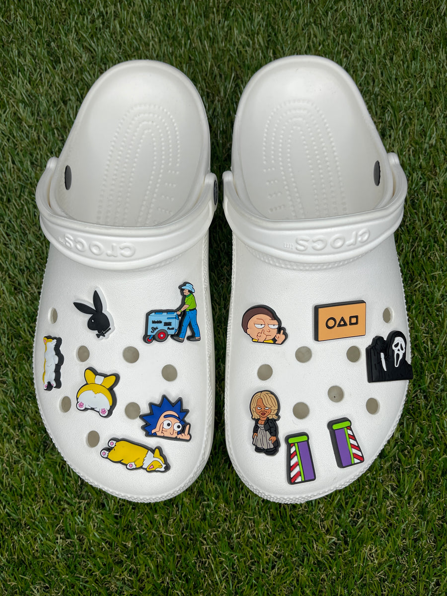 Personalized Bugs Bunny Crocs Looney Tunes Bugs Bunny Gift - Personalized  Gifts: Family, Sports, Occasions, Trending