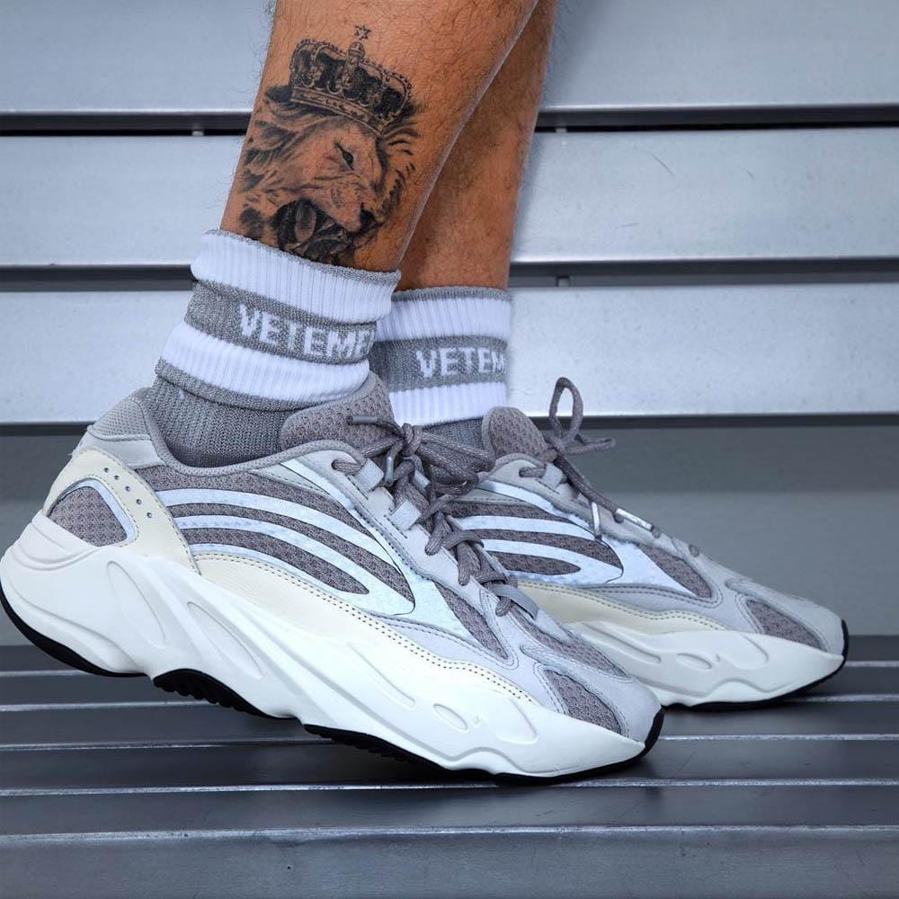 are yeezy 700 v2 true to size
