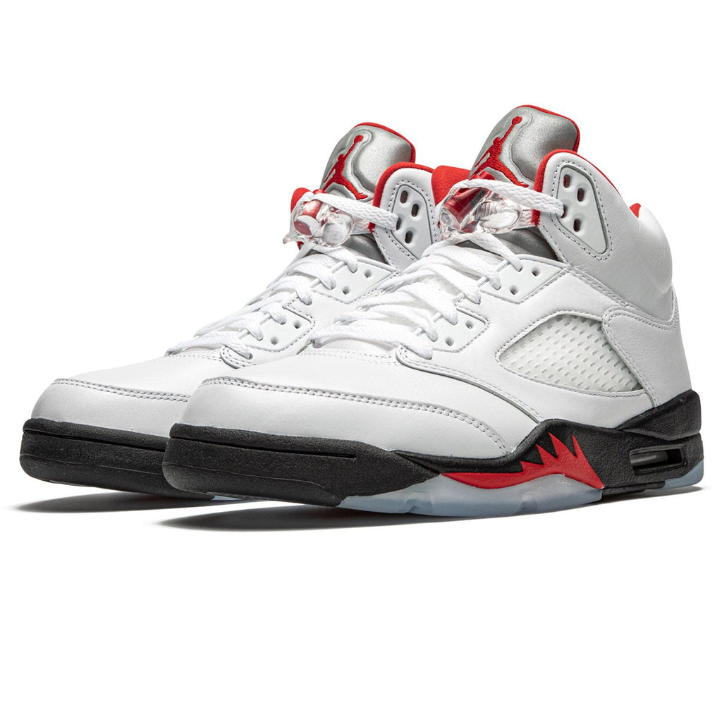 Jordan 5 Retro Fire Red Silver Tongue (2020) DA1911-102 : :  Clothing, Shoes & Accessories