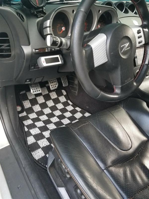 checkered floor mats car