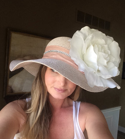 Equestrianista on how to create your own Kentucky Derby hat. 