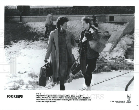 1988 Press Photo Janet Maclachlan & Molly Ringwald In "For Keeps" - Historic Images