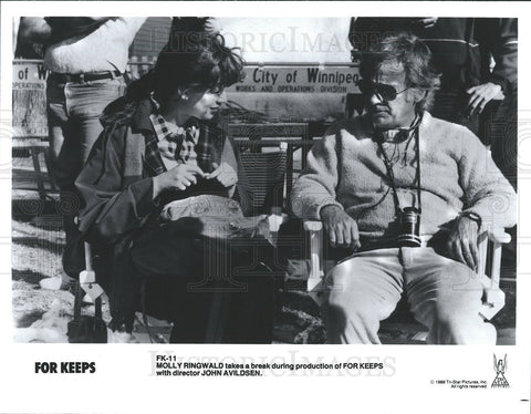 1988 Press Photo Molly Ringwald John Avidlsen Director For Keeps - Historic Images