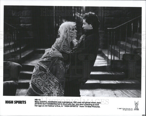 1988 Press Photo Steve Guttenberg and Daryl Hannah in "High Spirits" - Historic Images