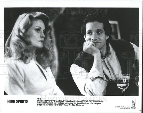 1988 Press Photo Beverly D'Angelo and Steve Guttenberg in "High Spirits" - Historic Images