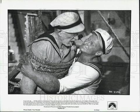 1980 Press Photo Robin Williams &Ray Walston in "Popeye" - Historic Images