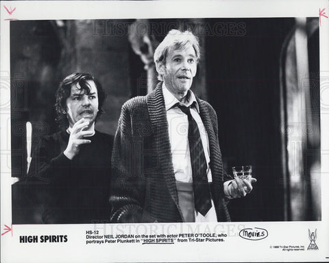 1988 Press Photo Actor Peter O'Toole With Neil Jordan Directing "High Spirits" - Historic Images