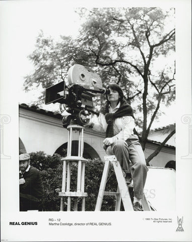 1985 Press Photo of Director Martha Coolide directs "Real Genius". - Historic Images