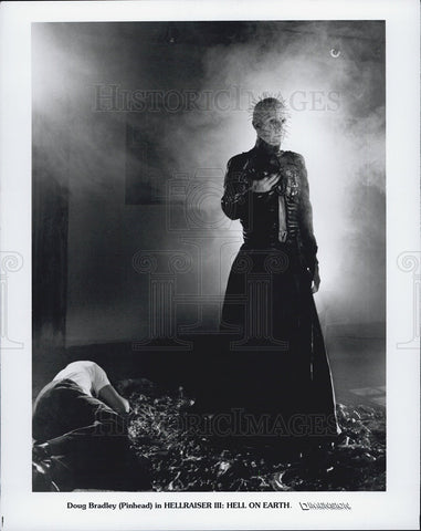 Press Photo Doug Bradley In Movie "Hellraiser III: Hell On Earth" - Historic Images