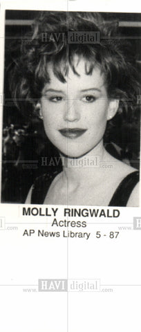 1987 Press Photo MOLLY RINGWALD - Historic Images