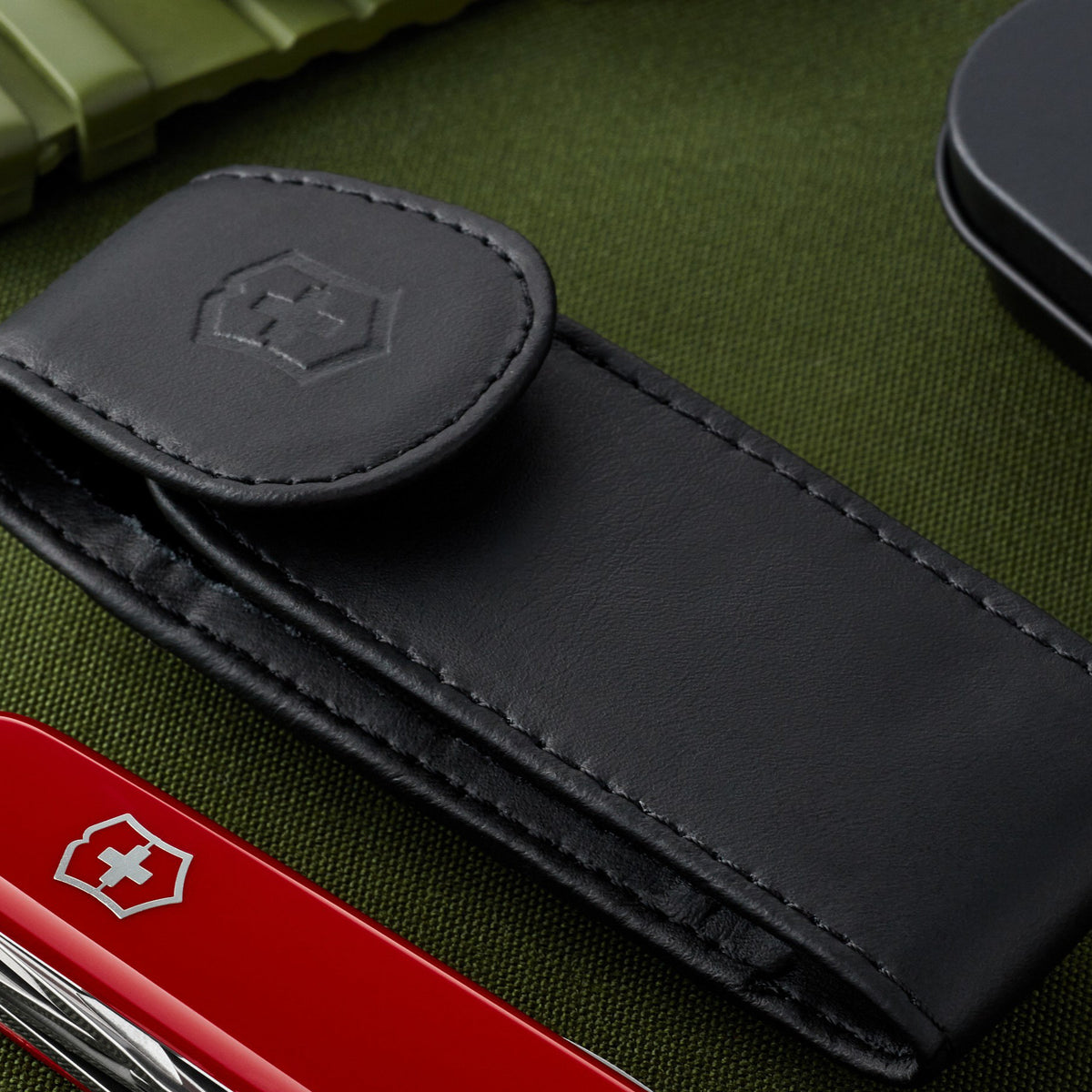 Victorinox Classic Swiss Army Knife and Leather Pouch Set 