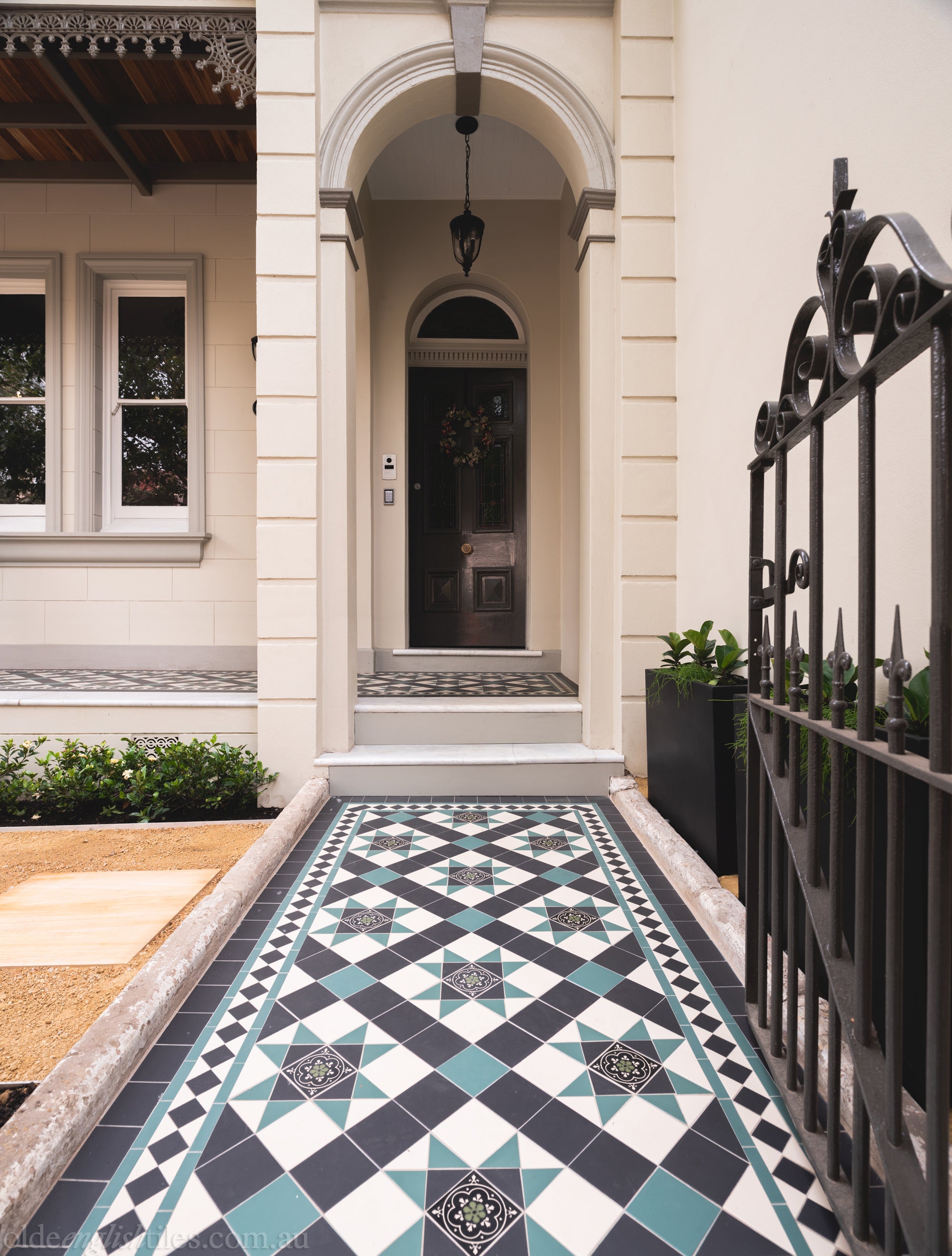 Patterned floor tiles example - Leeds tessellated pattern