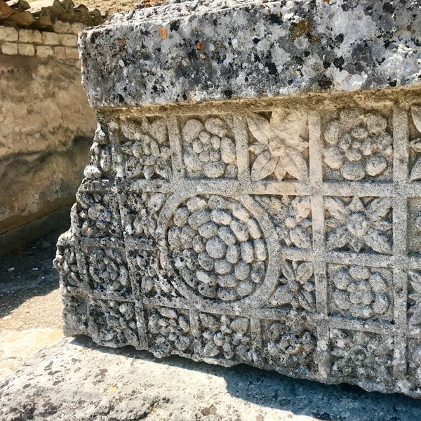 Image: Site Archeologique de Glanum. Photo by Kristen Baird.