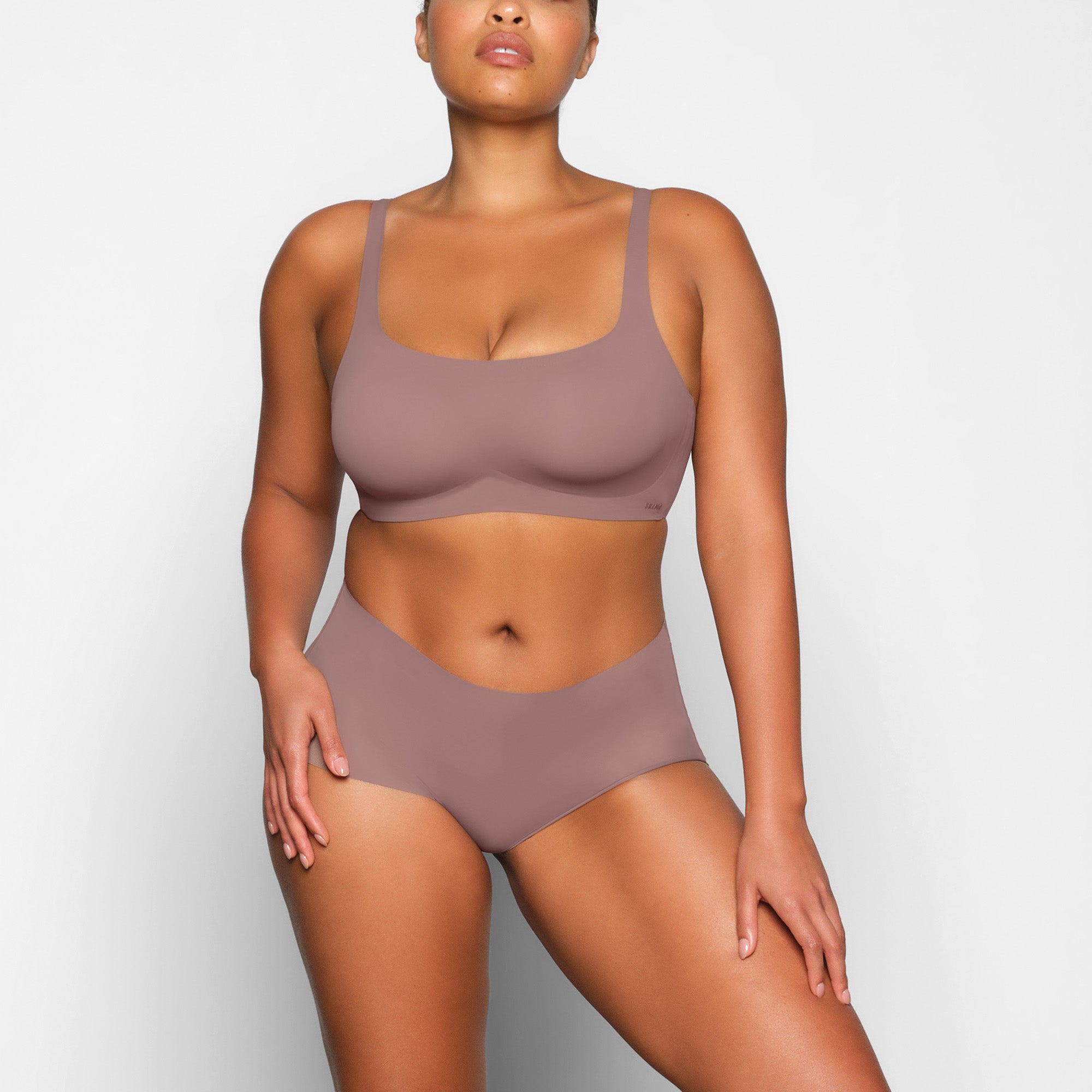 Skims Sculpting Bralette In Umber