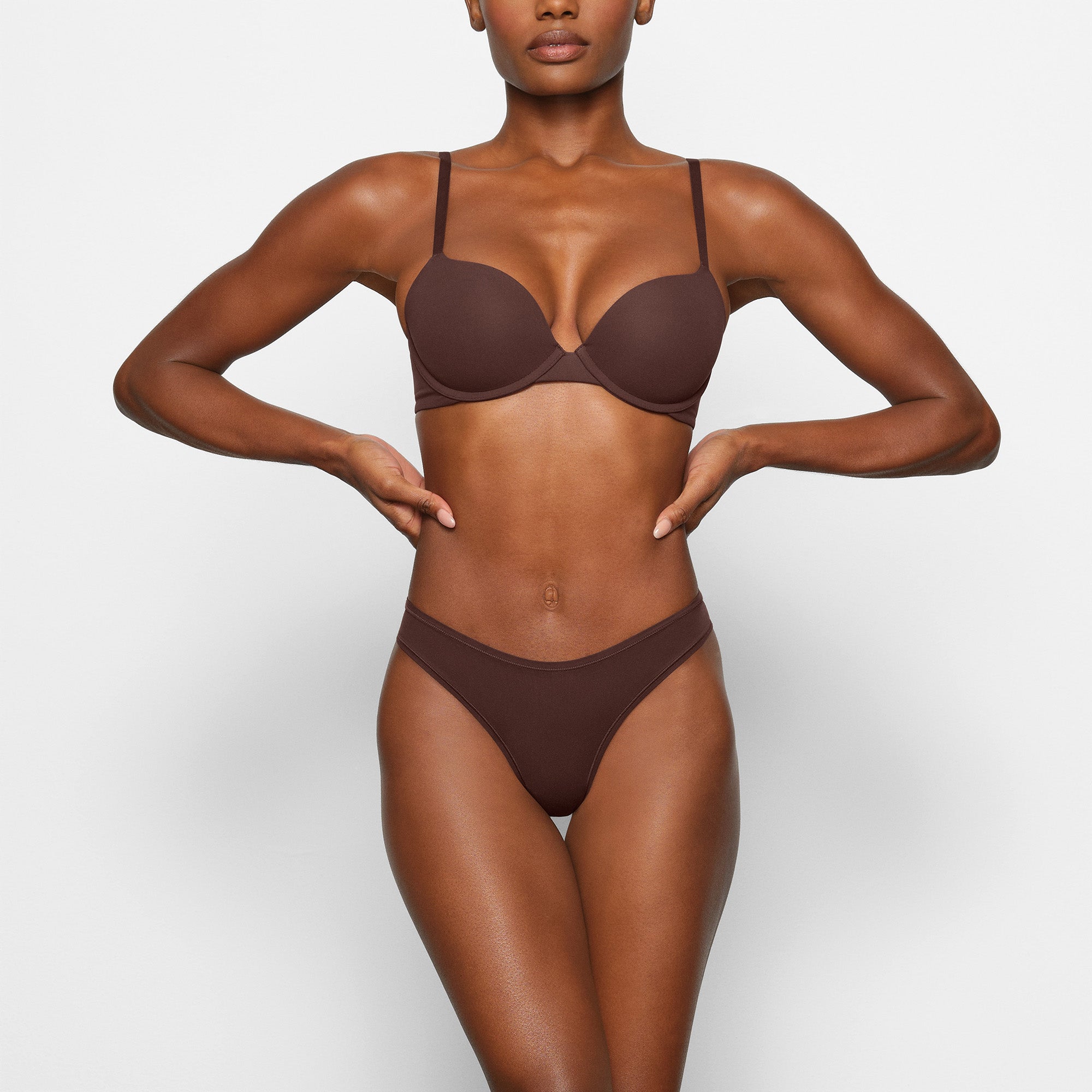 SKIMS Brown Powermesh Foundations Strapless Bra – BlackSkinny