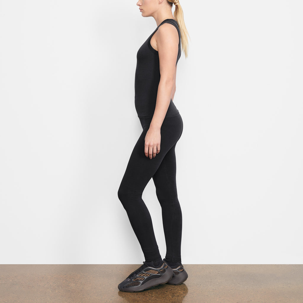 skims outdoor leggings