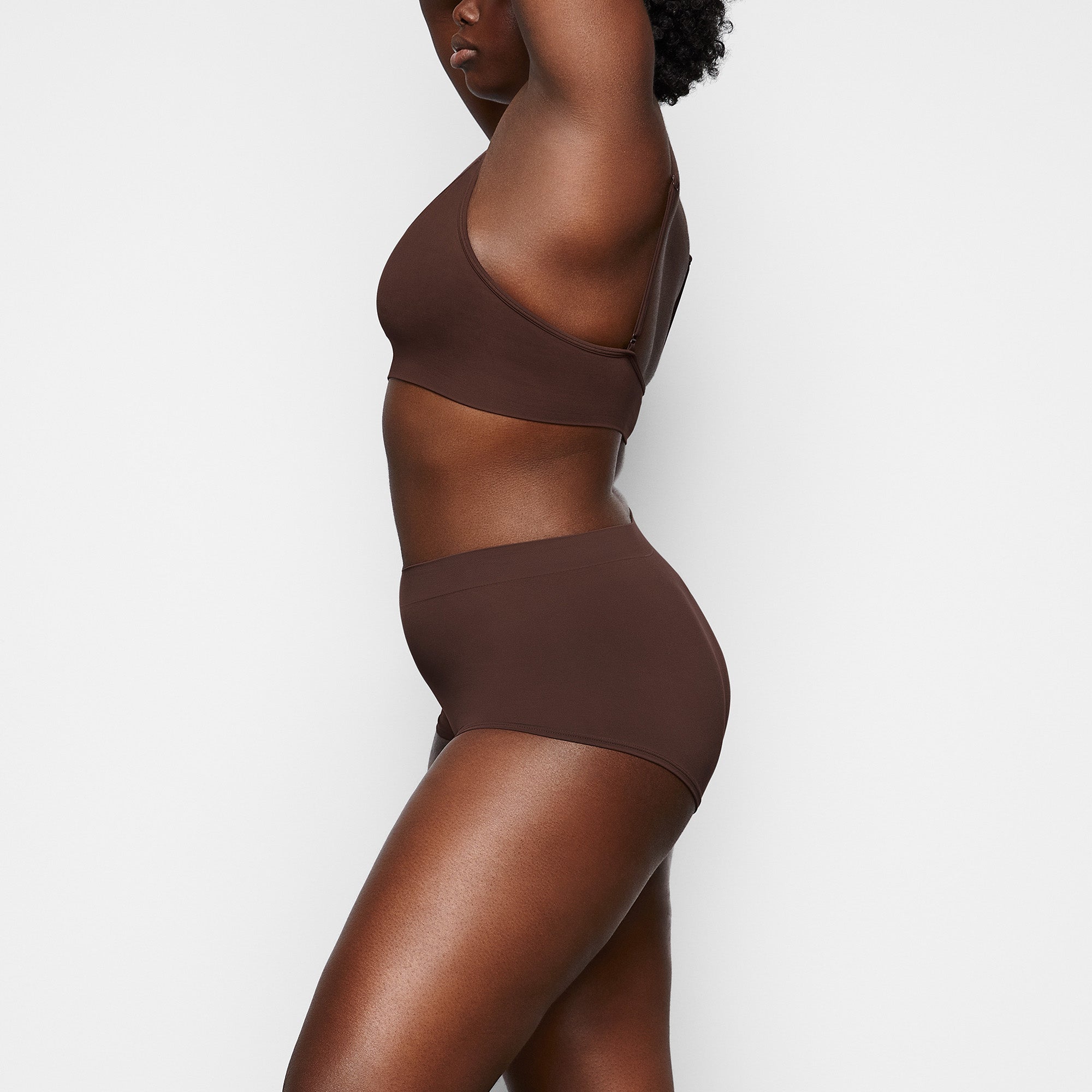 SOFT SMOOTHING SEAMLESS BOY SHORT | COCOA
