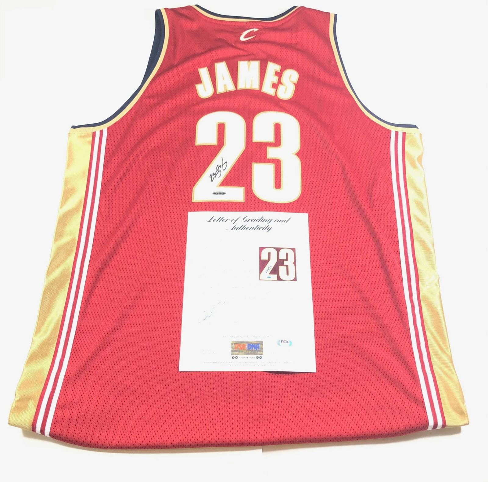 LeBron James Signed Jersey Upper Deck PSA/DNA Auto Grade 9