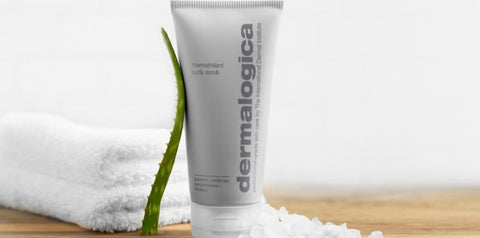 This self-heating scrub dramatically smoothes, brightens and hydrates, plus delivers a dose of antioxidants to the skin.