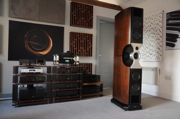 Hifi Lounge - Studio Speaker Shot