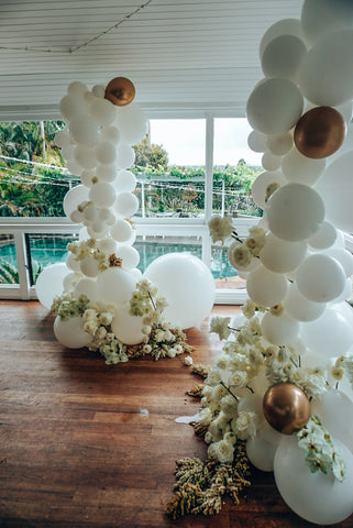 byron bay weddings balloon arbour