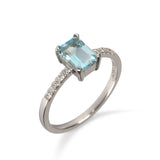 18kt White Gold Ring with Blue Topaz and Diamond