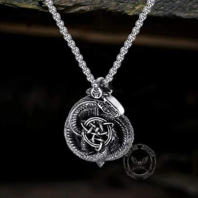celtic knot necklace 02 - Gthic.com - Blog