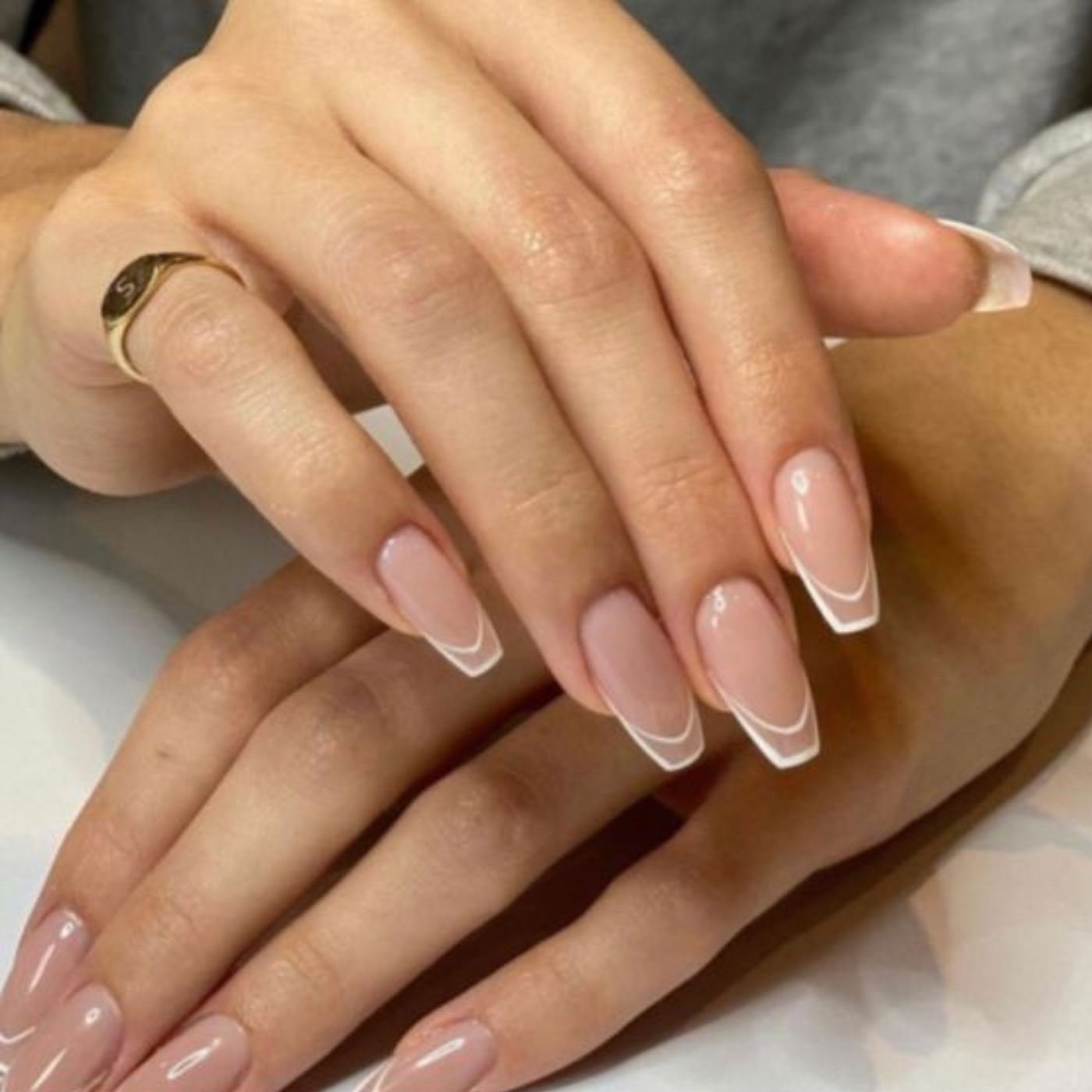 Chic French Tip Nails Designs and Trends for 2022 - Nailuxe