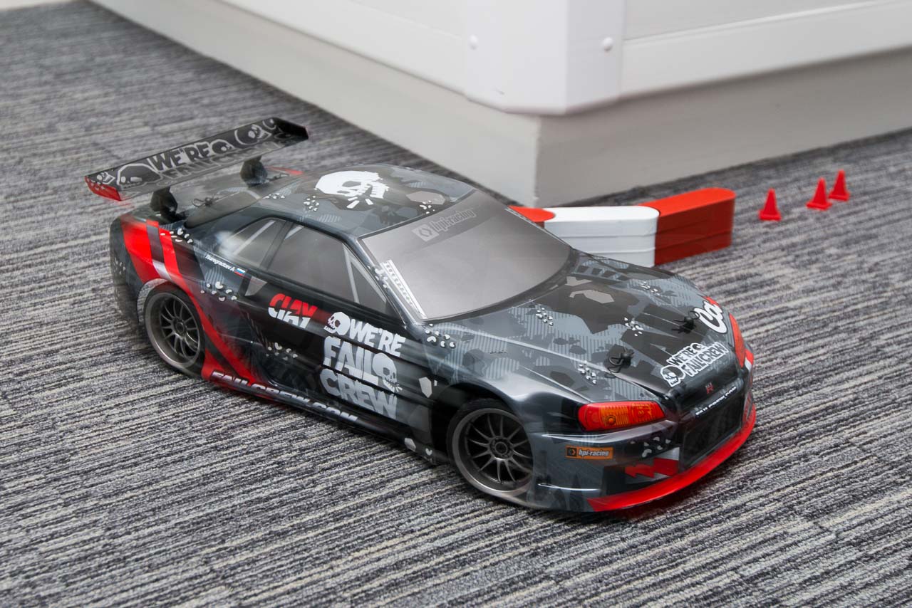 HPI Racing E10 Drift Nissan GT-R R34 Review indoor drifting blur right