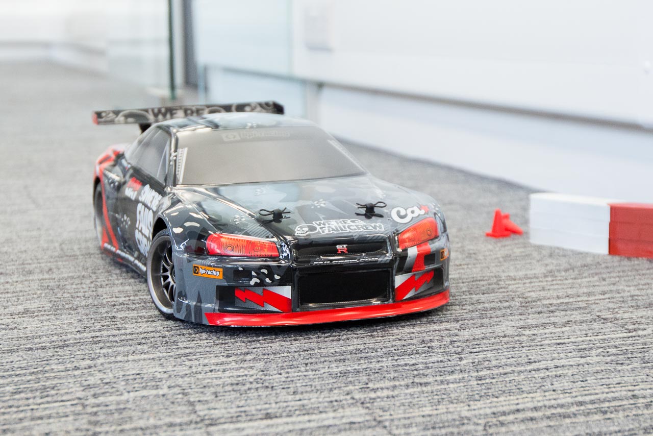 HPI Racing E10 Drift Nissan GT-R R34 Review indoor drifting setup