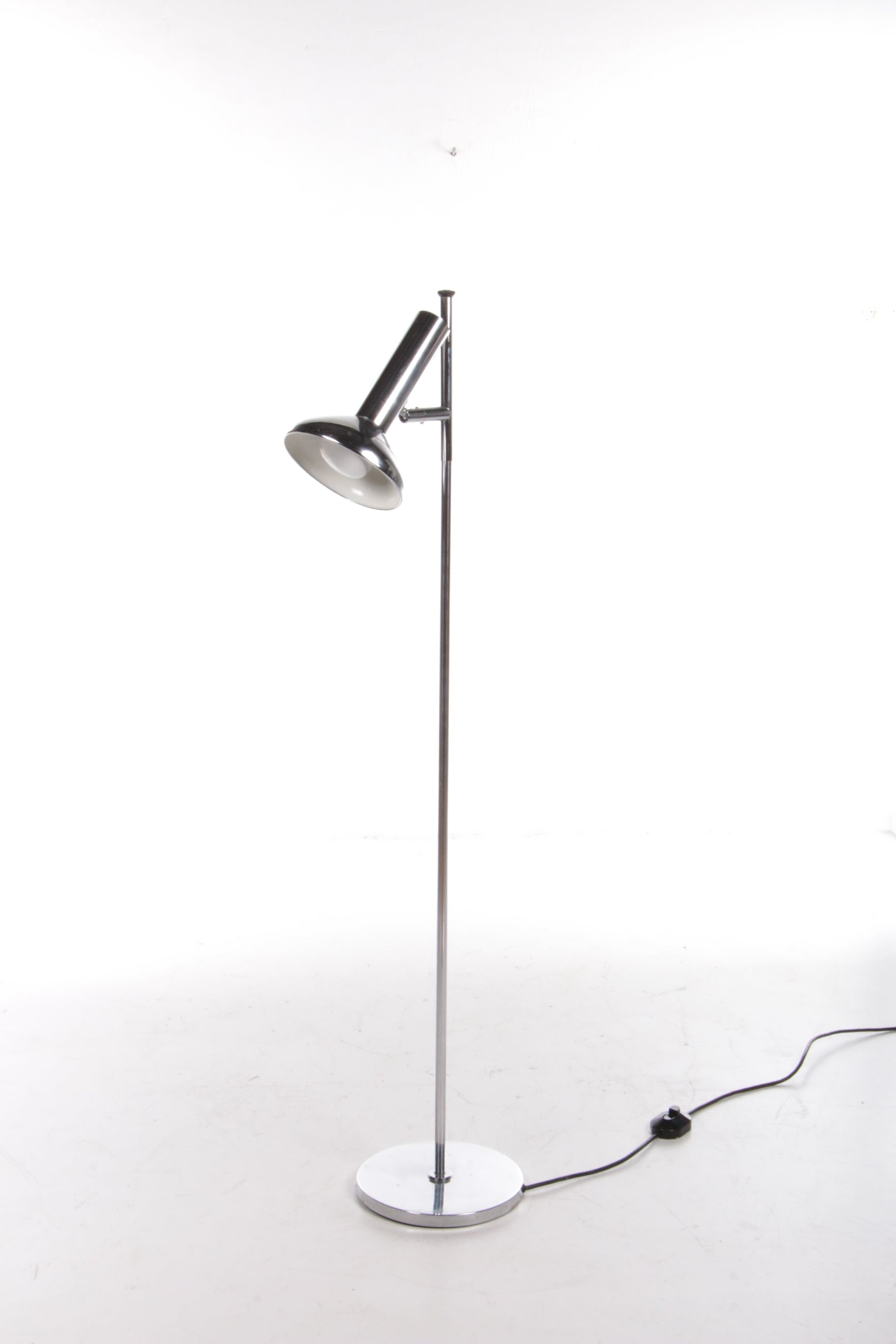 Sluit een verzekering af transfusie Mentaliteit Vintage Chrome Floor Lamp with Adjustable Spot,1960 German – Timeless-Art