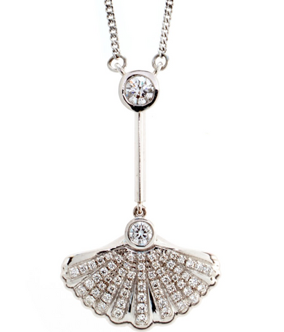 Sirena shell necklace with brilliant diamond centrepiece