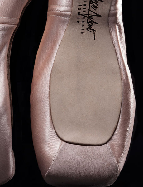 Gokce Aykut Pointe Shoe No.2 Deep Vamp 