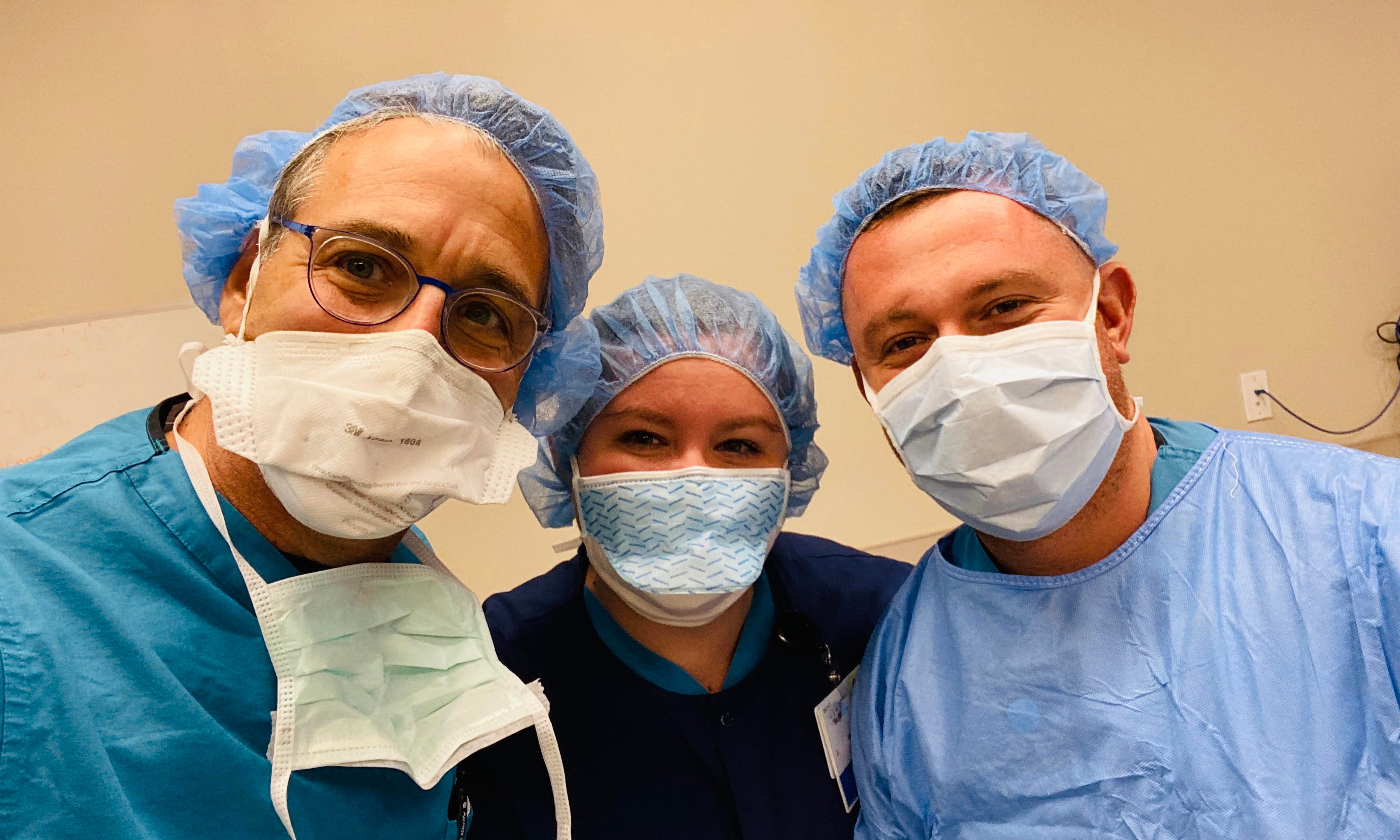 wearing masks in the operating room 2