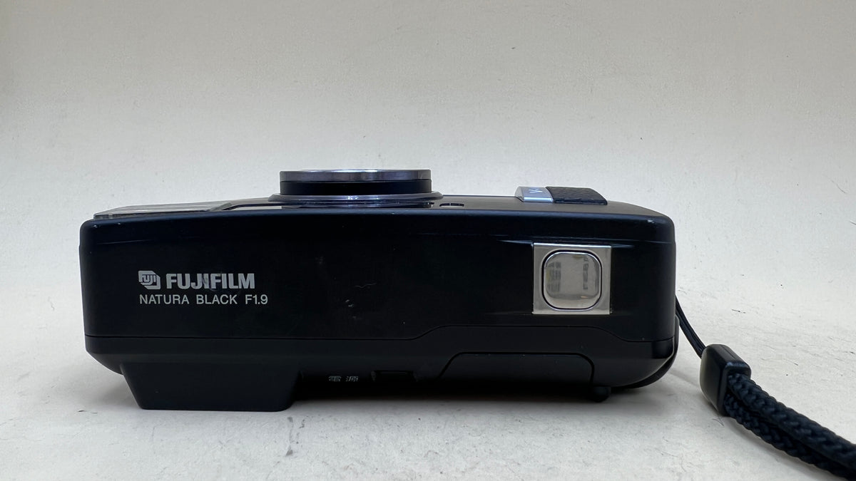 68%OFF!】【68%OFF!】FUJIFILM NATURA BLACK F1.9 35mmコンパクトカメラ ブラック フィルムカメラ 