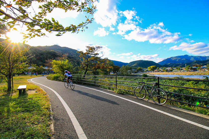 The beautiful cycling path along the Katsura river heading north towards Arashiyama.