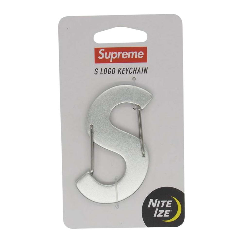 割引クーポン Supreme Nite Ize S Logo Keychain カラビナ agapeeurope.org