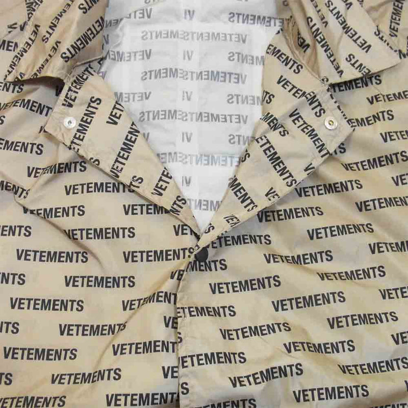 ライトブラウン/ブラック 【新品】VETEMENTS 総柄 ロゴ コート