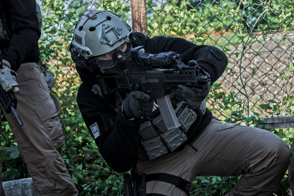 GSG-9 Special Forces Helmet and G36