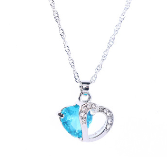 Lady Fashion Heart Pendant Necklace